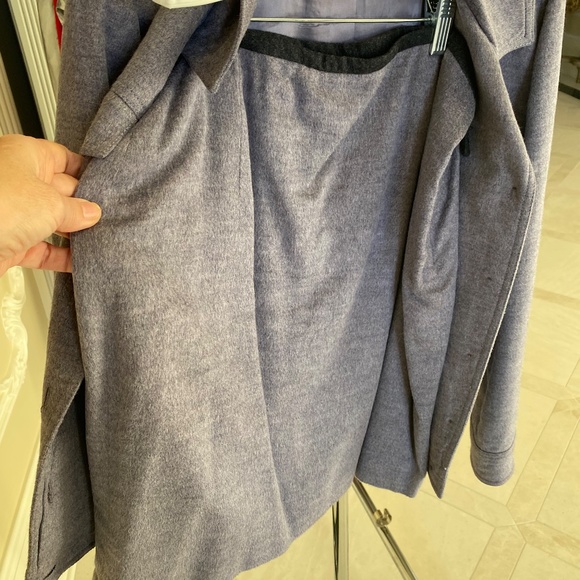 Worth, Lavender Suit  (Jacket & Matching Skirt) Size 10 - Picture 6 of 9